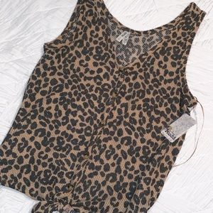 ☀️OFFERS?☀️Cheetah Tank top